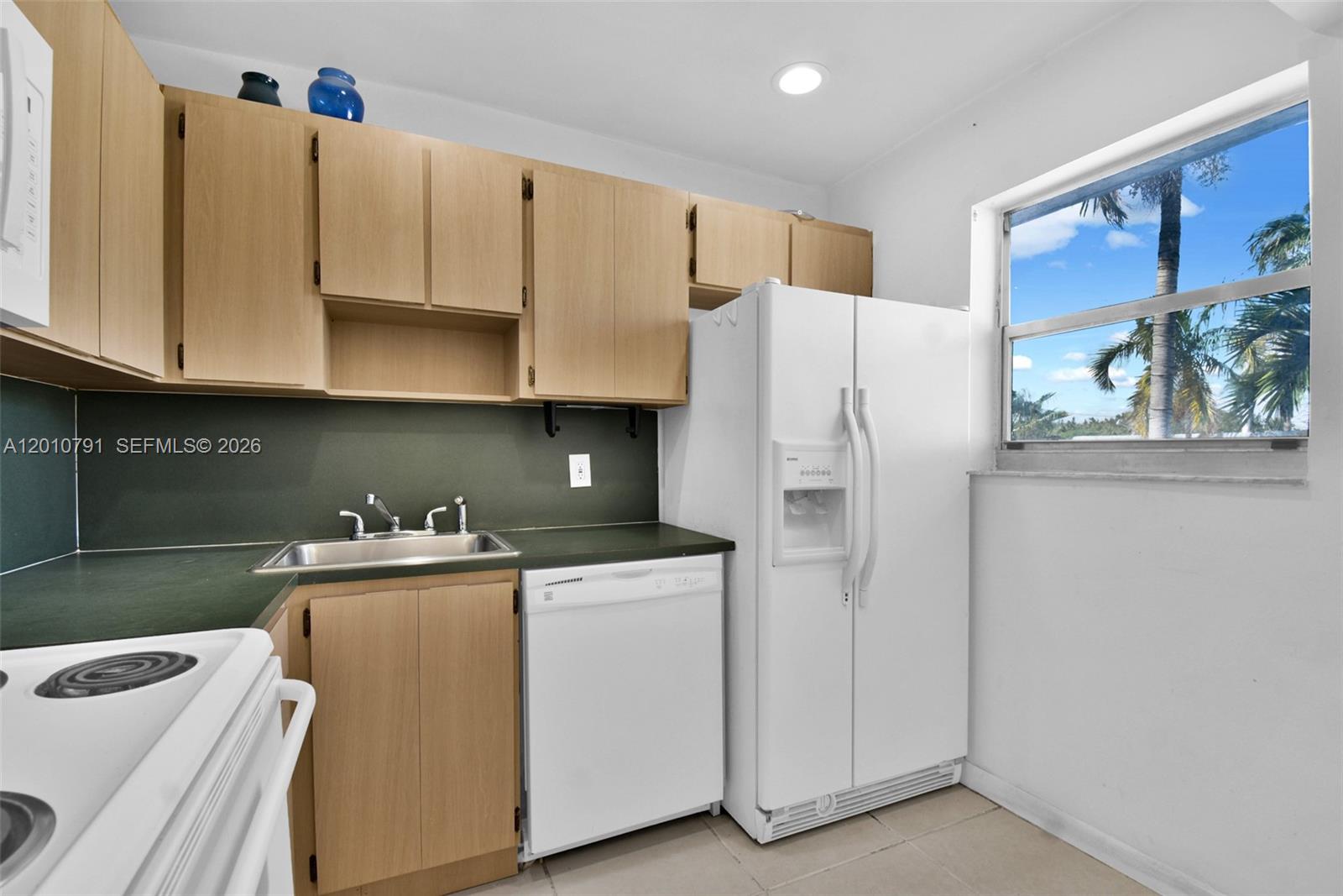 618 Euclid Ave # 303