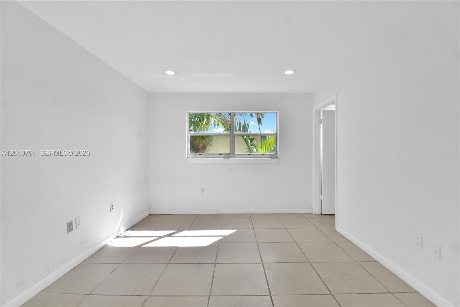 618 Euclid Ave # 303