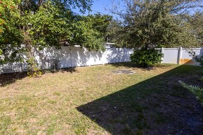 5743 SW 18th St