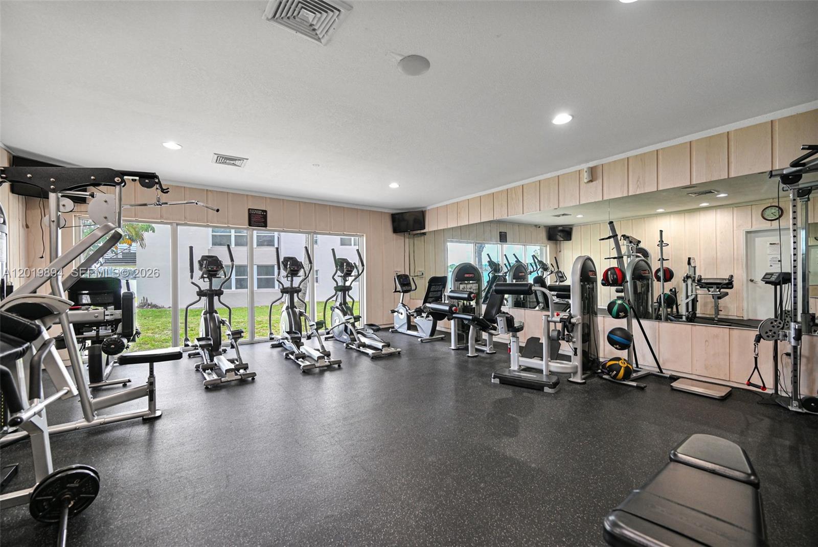 1075 NE Miami Gardens Dr Unit: 408