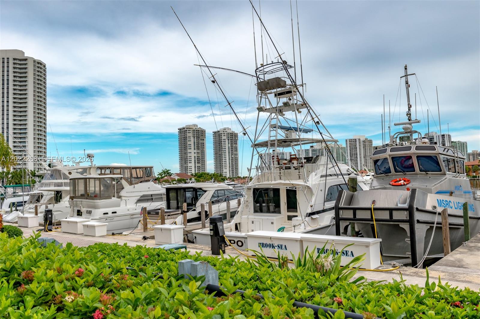 3610 Yacht Club Dr # 511