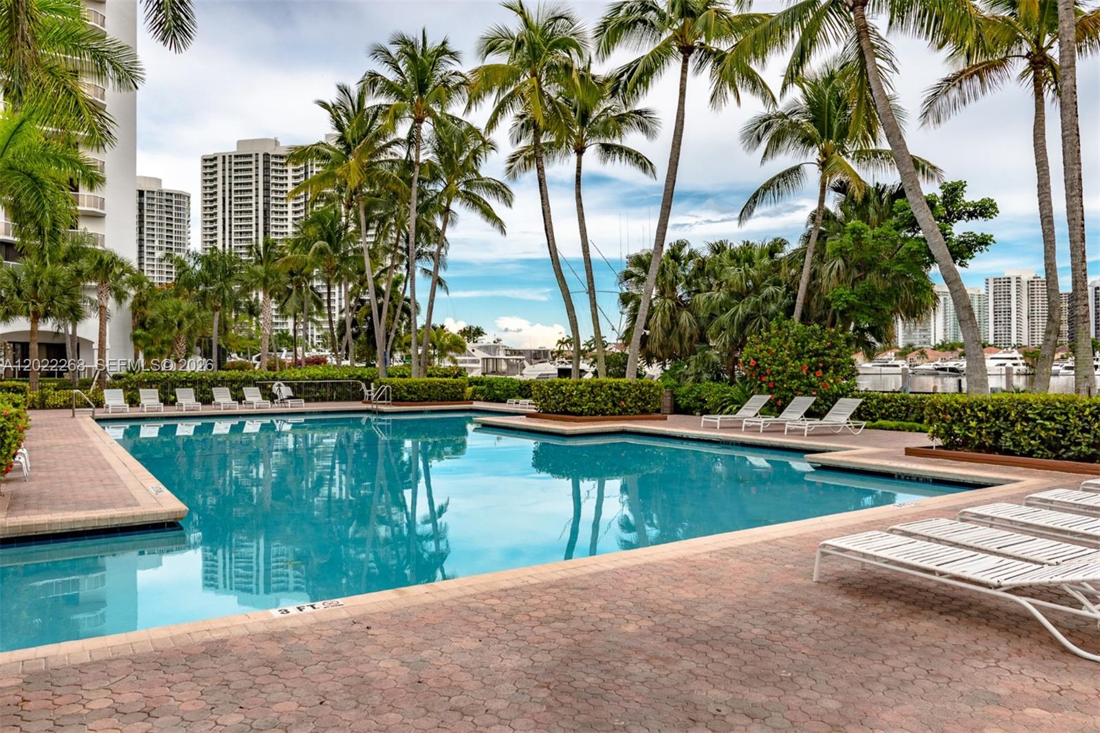 3610 Yacht Club Dr # 511