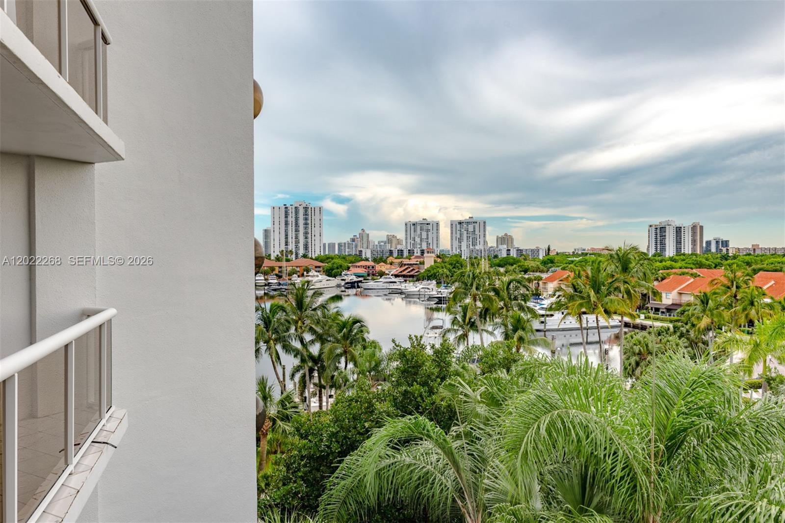 3610 Yacht Club Dr # 511