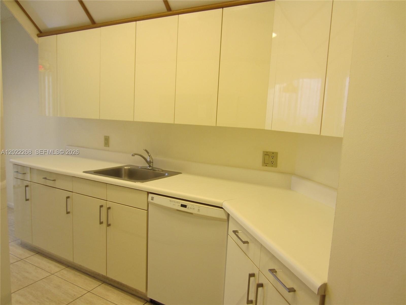 3610 Yacht Club Dr # 511