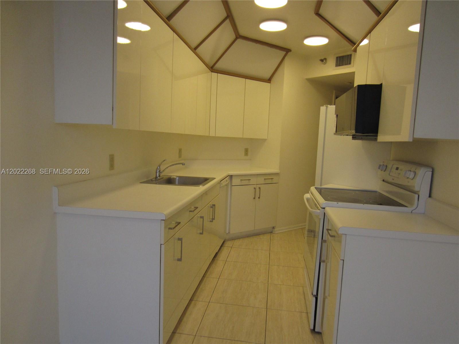 3610 Yacht Club Dr # 511