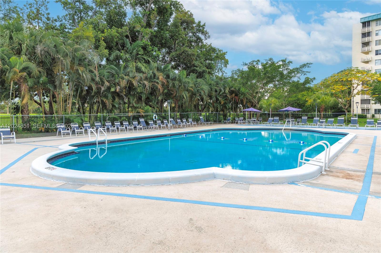 4200 Hillcrest Dr # 504
