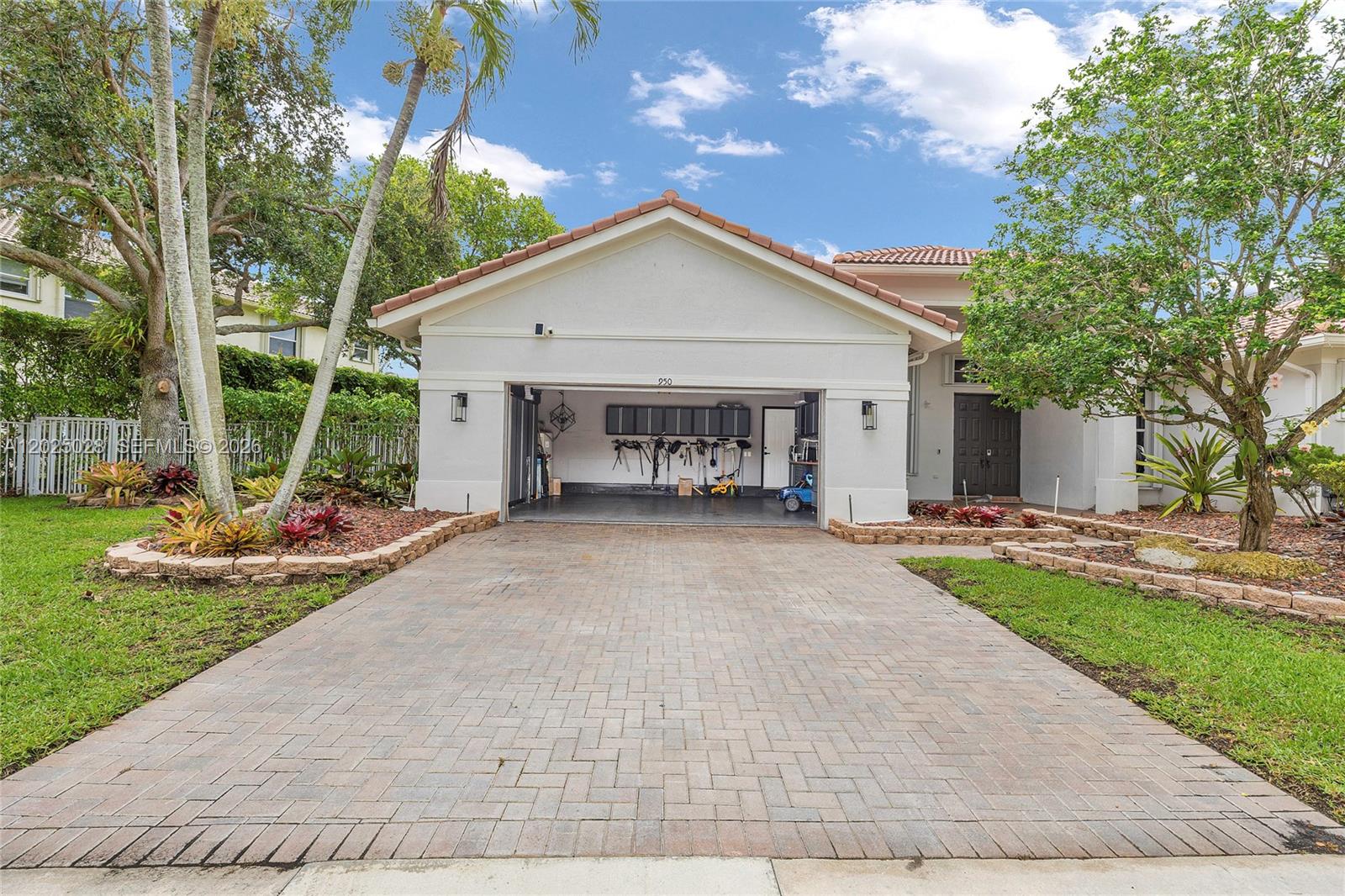 950 Marina Dr