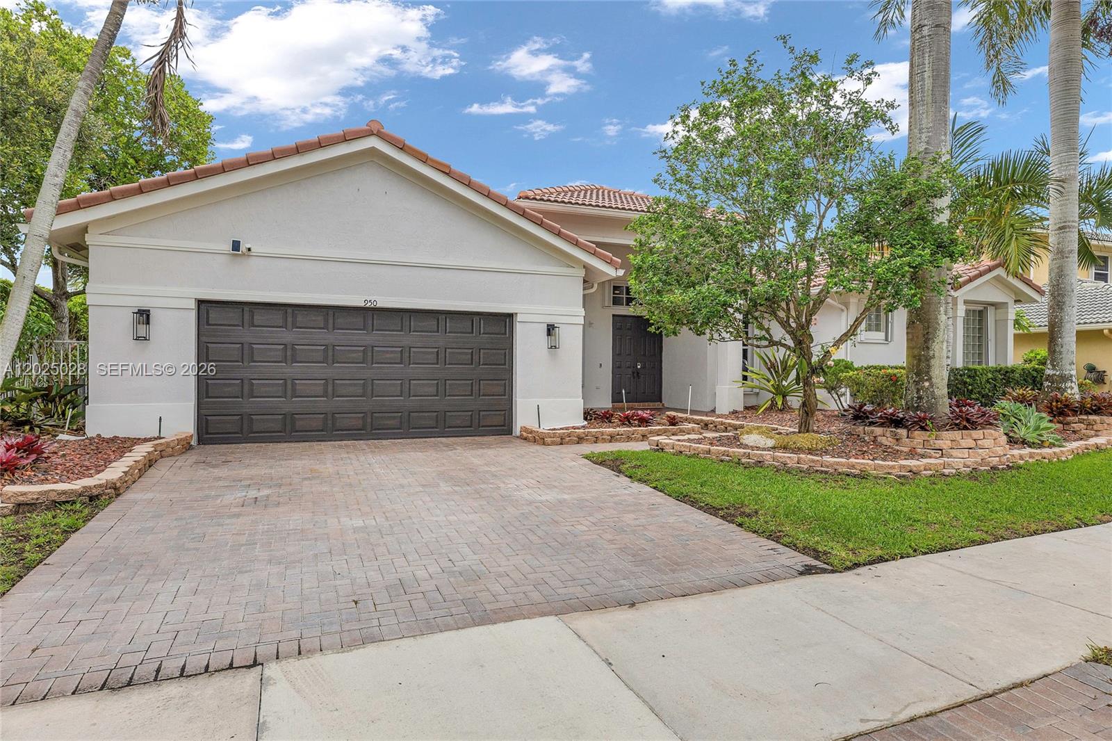 950 Marina Dr