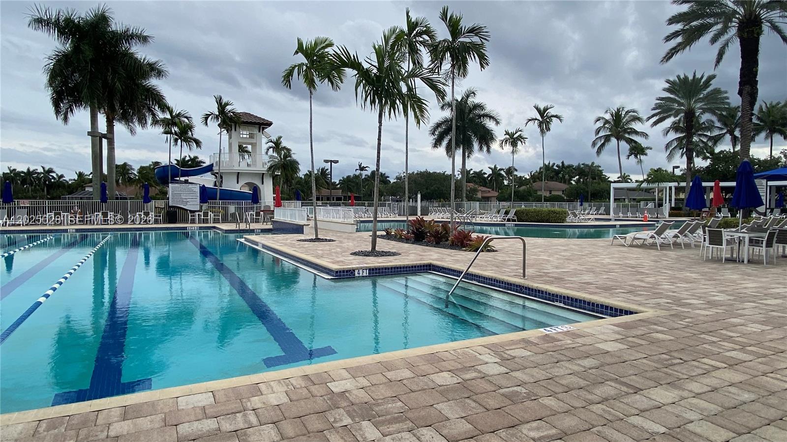 950 Marina Dr