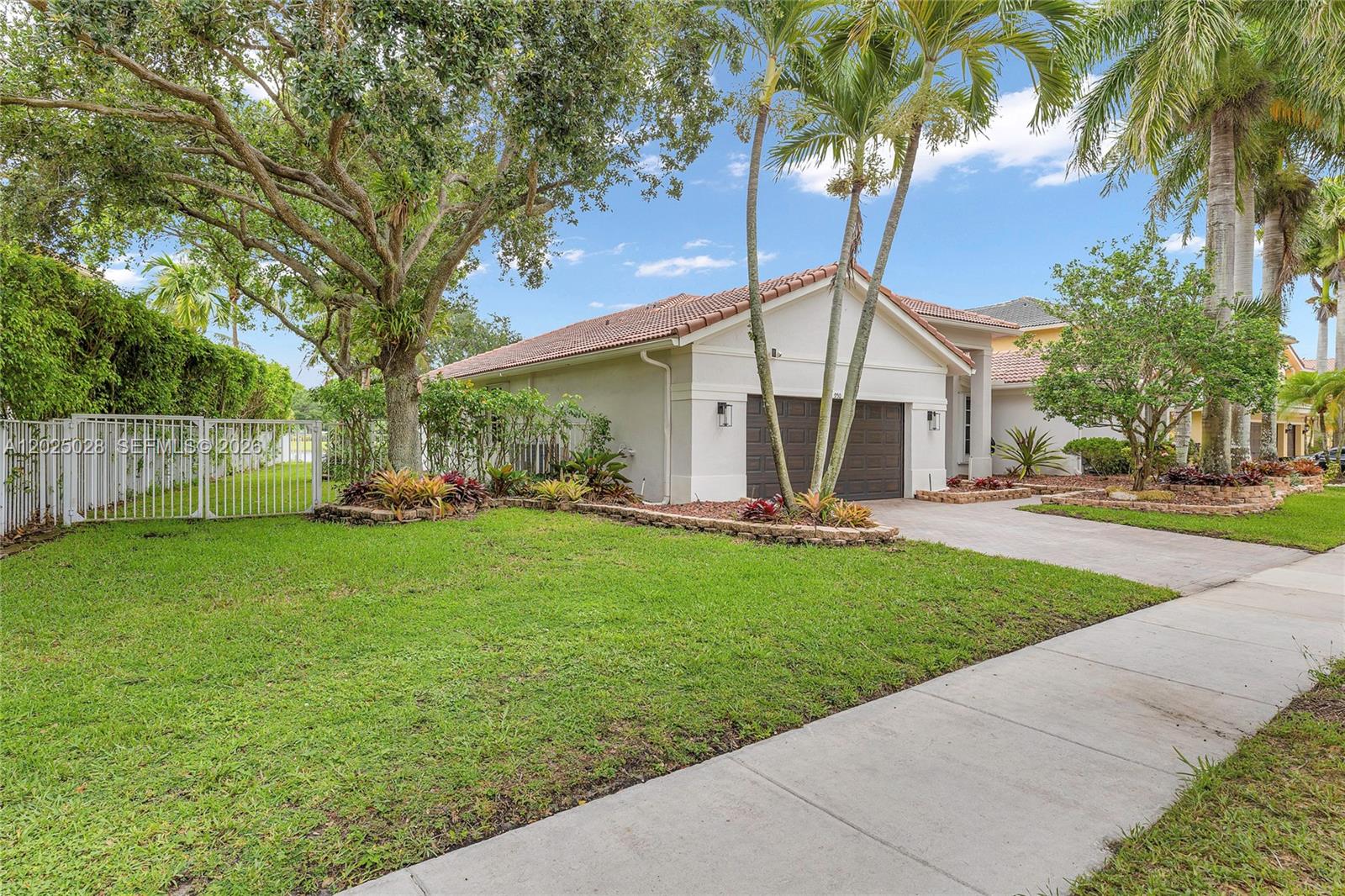 950 Marina Dr
