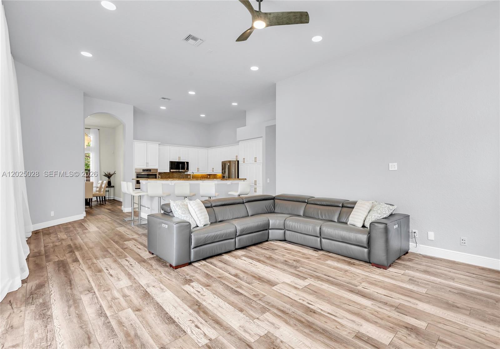 950 Marina Dr