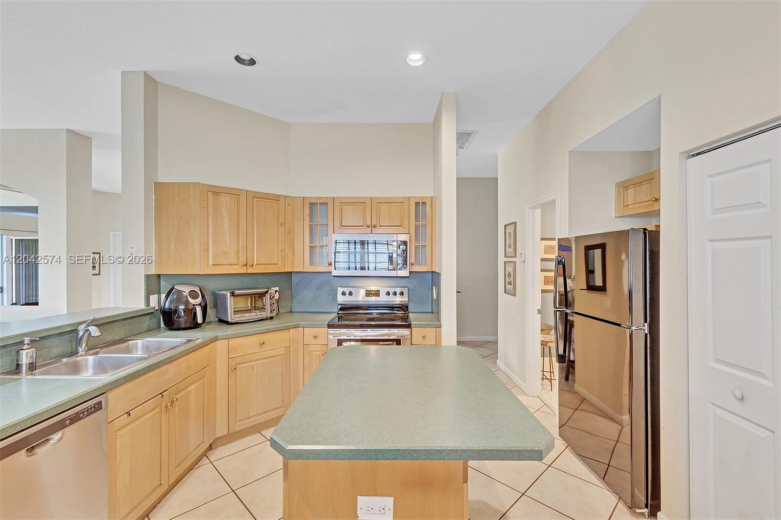 3711 Falcon Ridge Cir