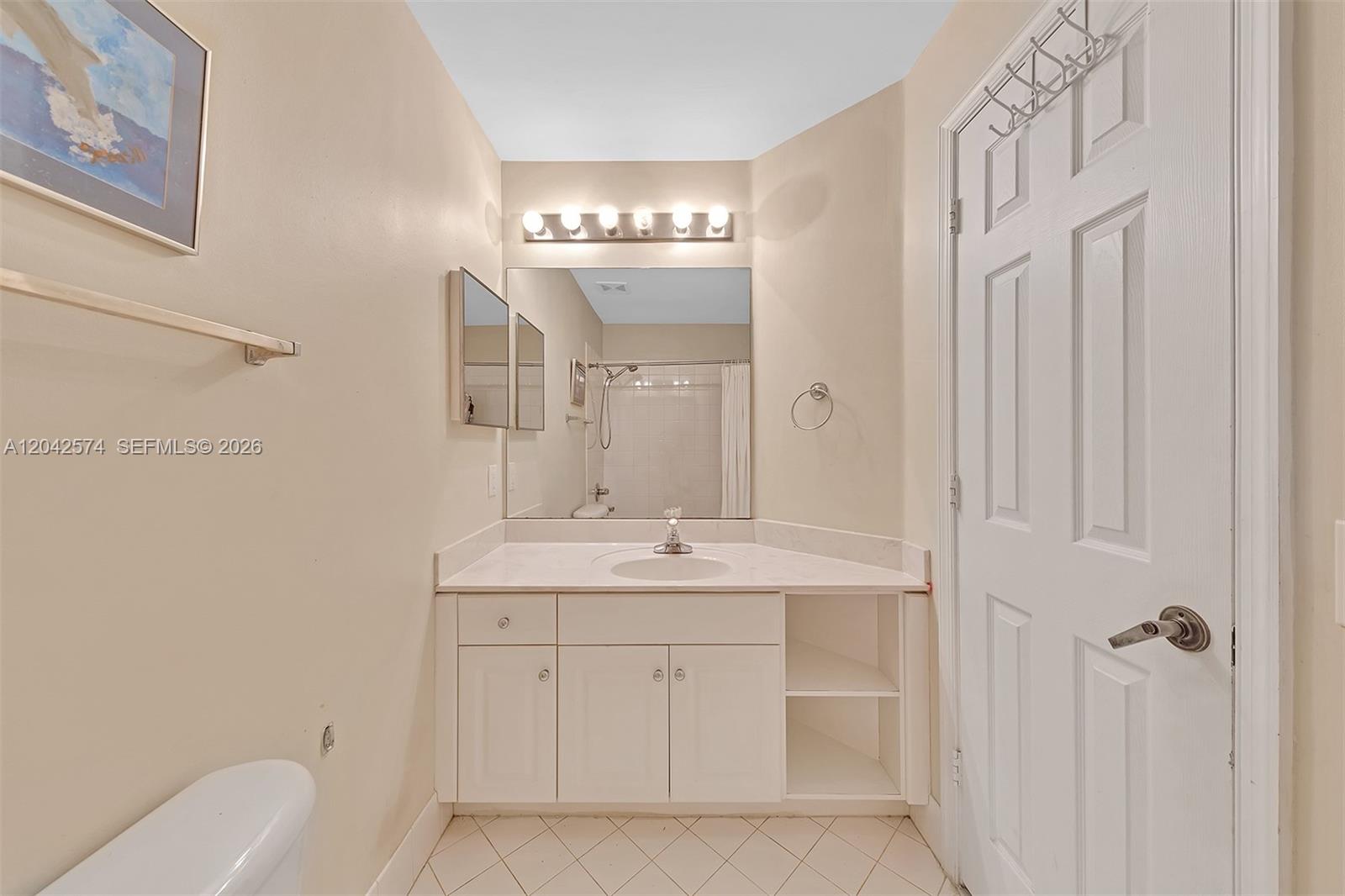 3711 Falcon Ridge Cir