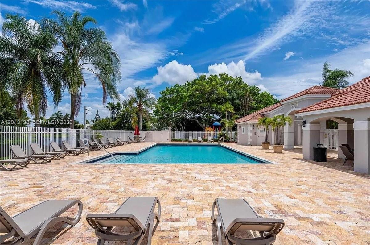 345 Somerset Way