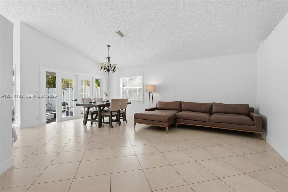 345 Somerset Way