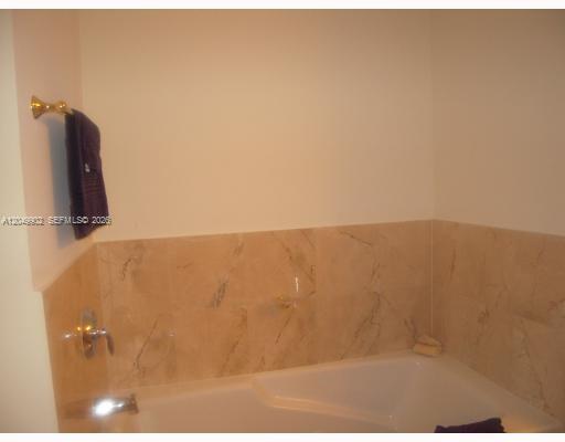 1800 N Bayshore Dr # 3310