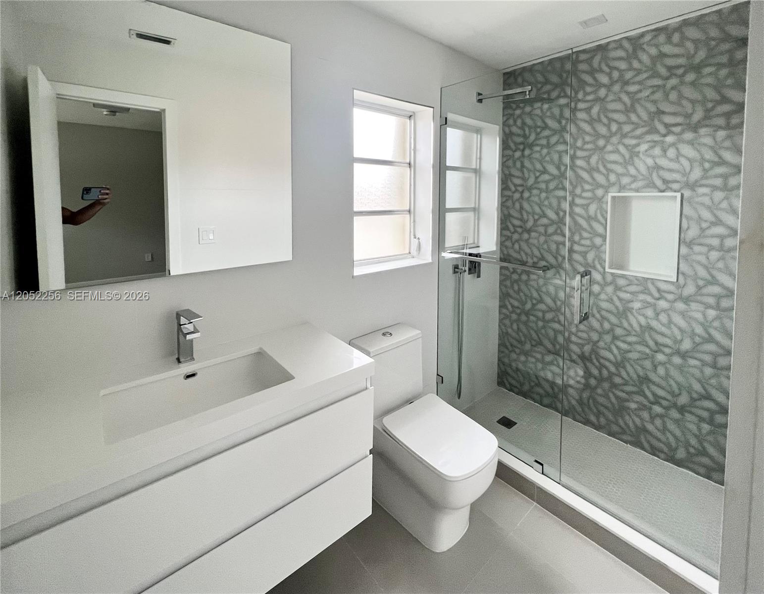 240 SE 7th St