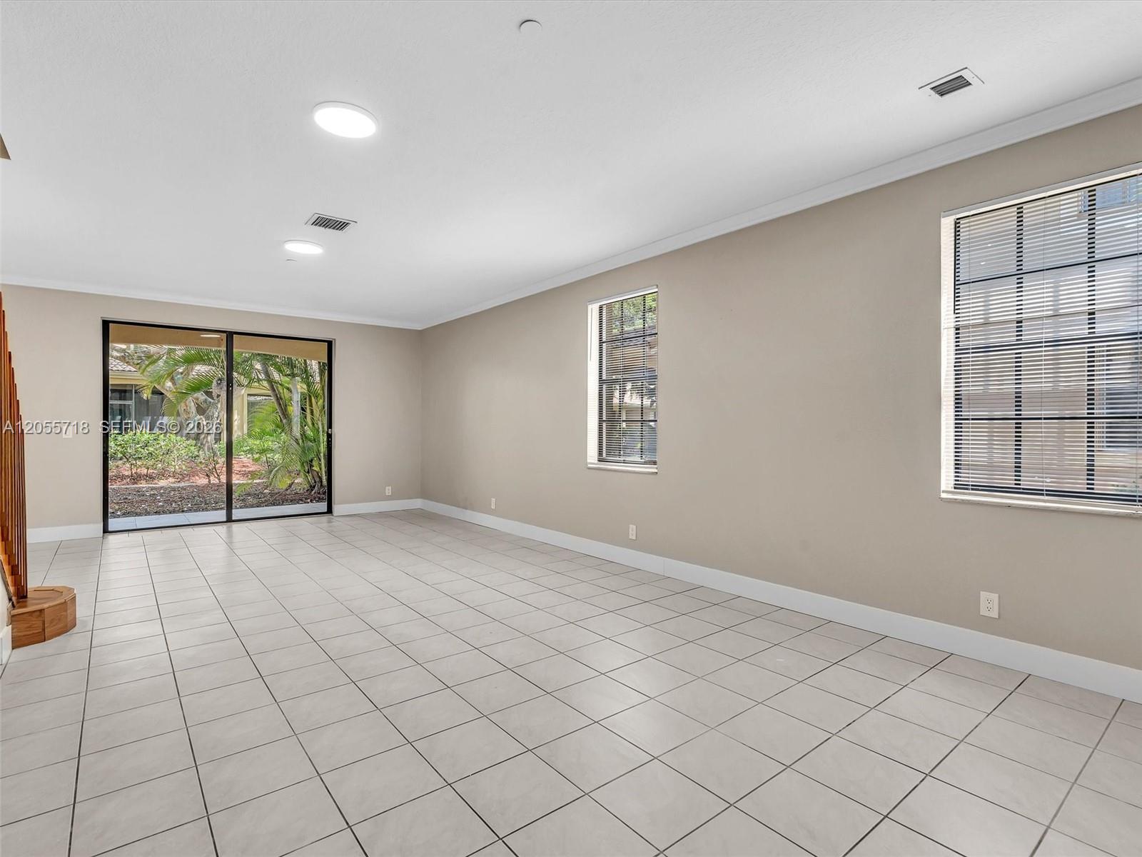 4283 Vineyard Cir # 4283