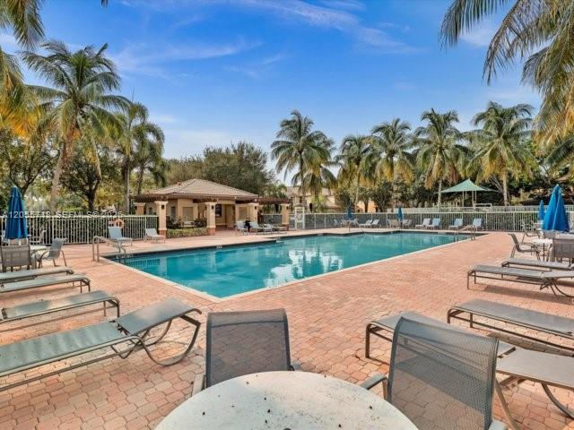 4283 Vineyard Cir # 4283