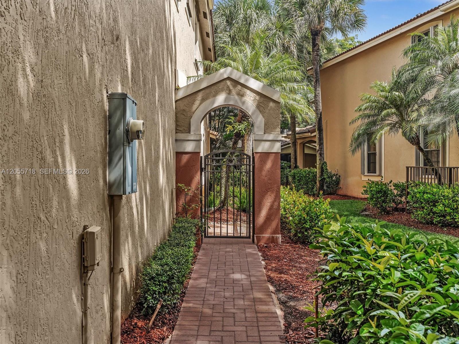 4283 Vineyard Cir # 4283