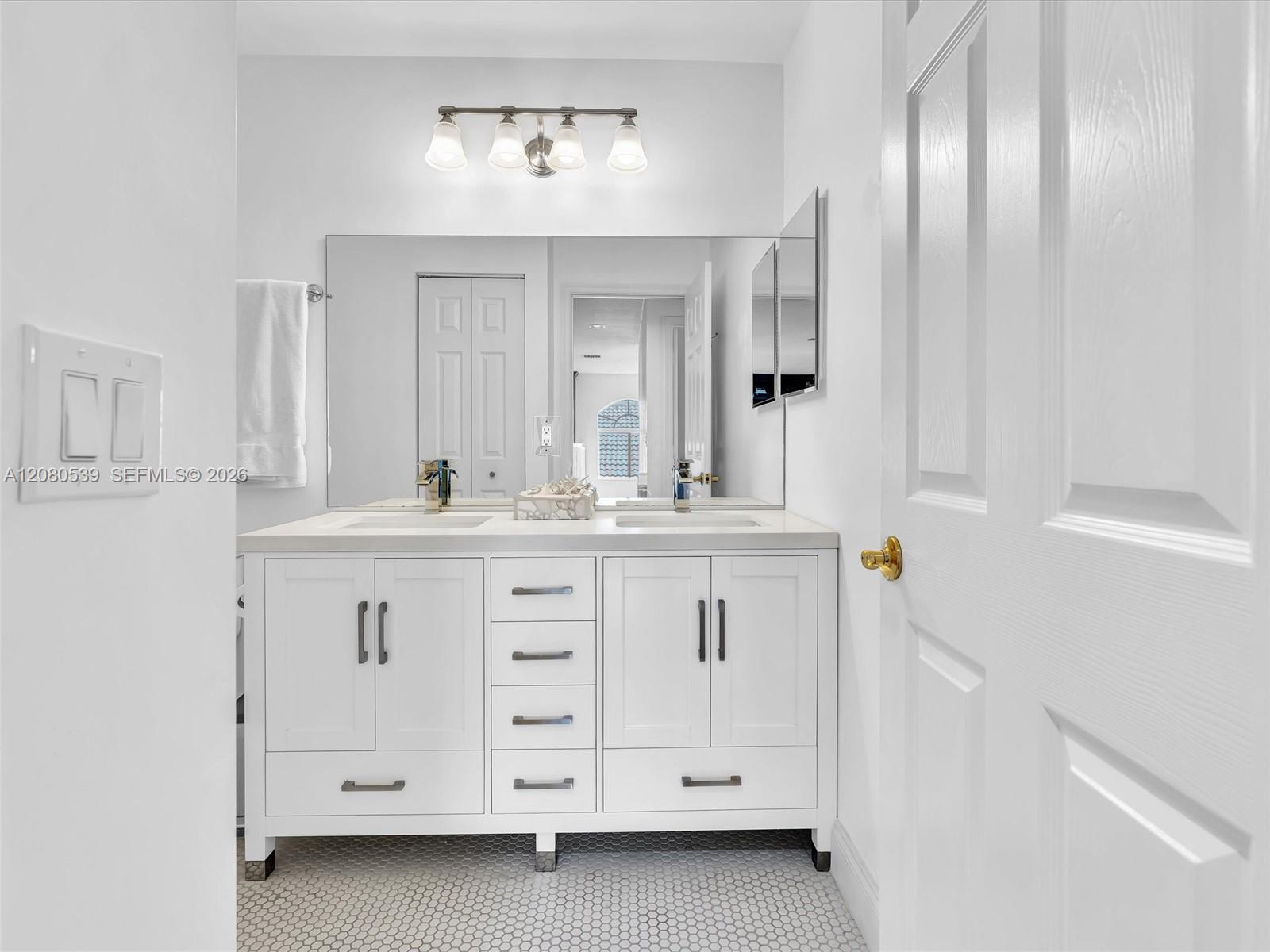 5133 Heron Pl