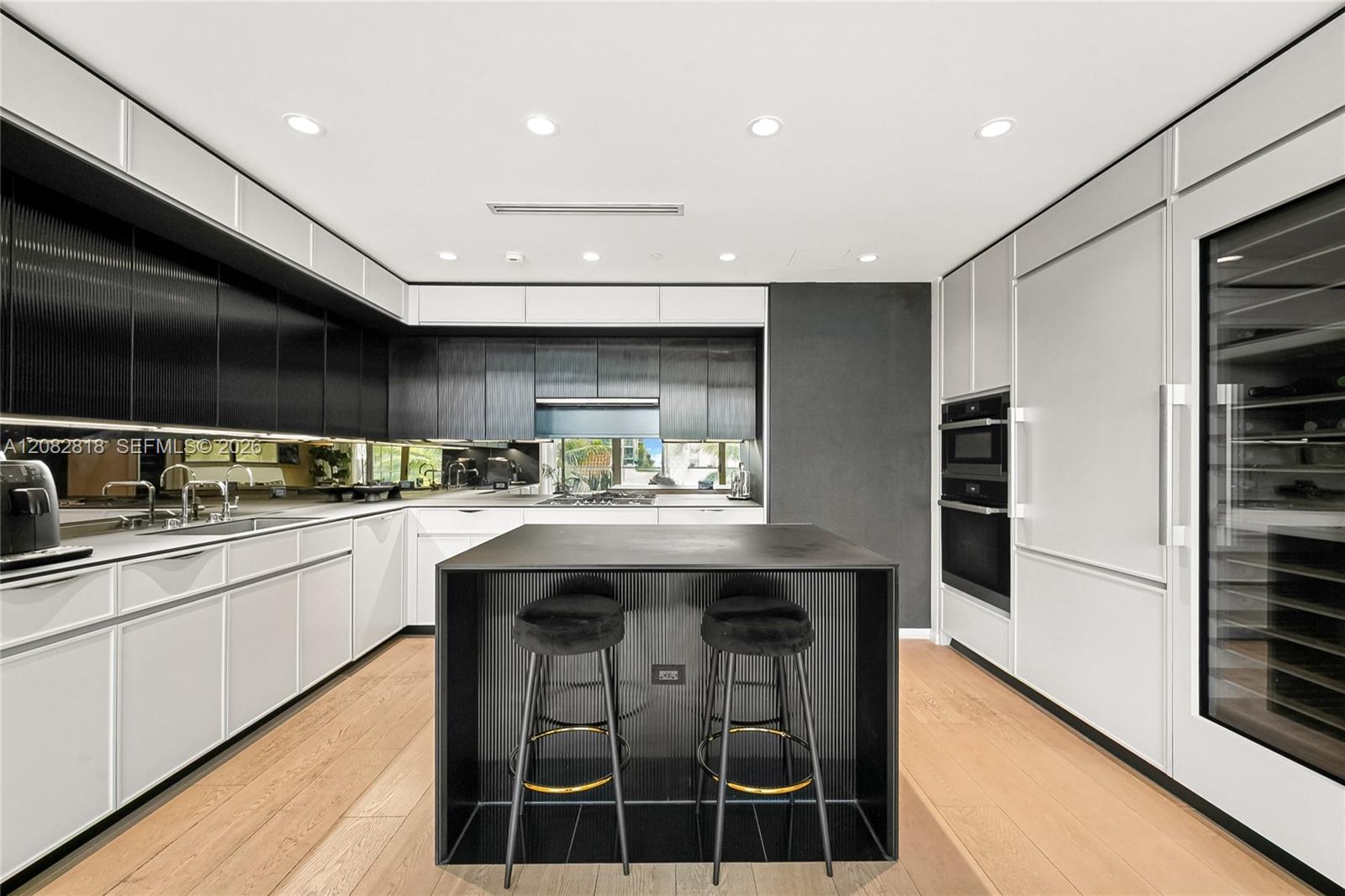 300 Collins Ave # 3A