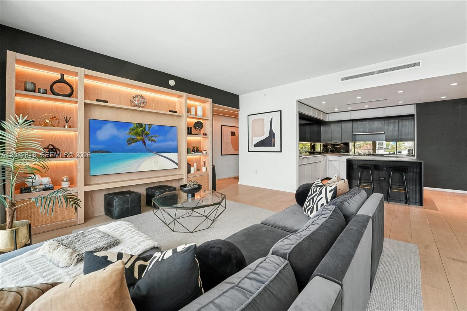 300 Collins Ave # 3A