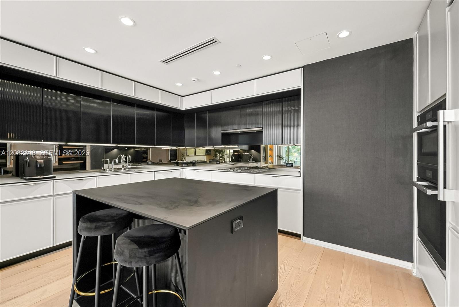 300 Collins Ave # 3A
