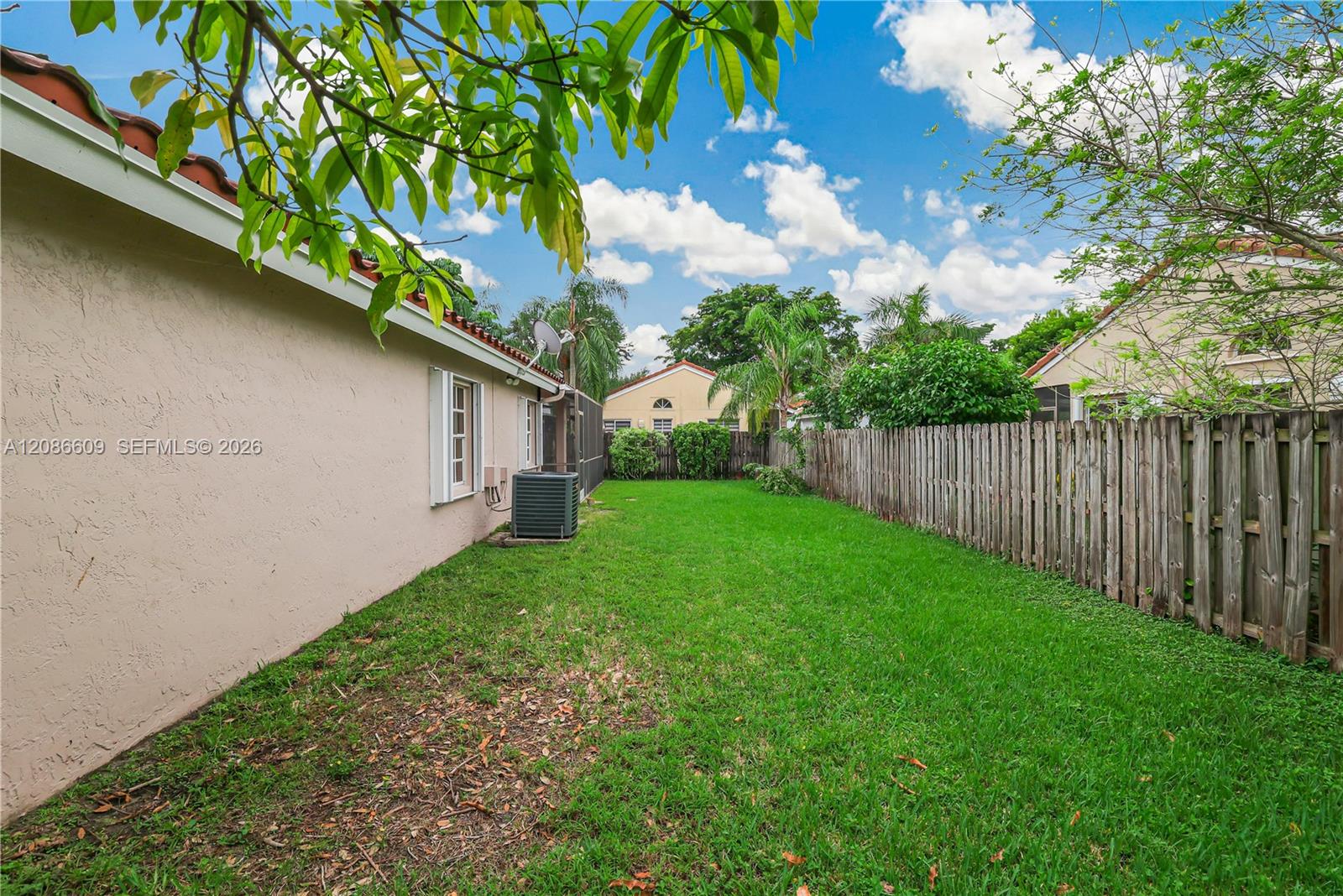 1290 Seagrape Cir