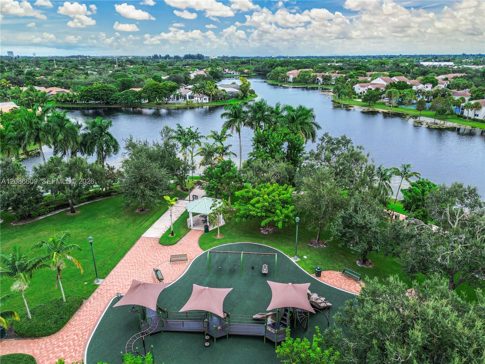 1290 Seagrape Cir