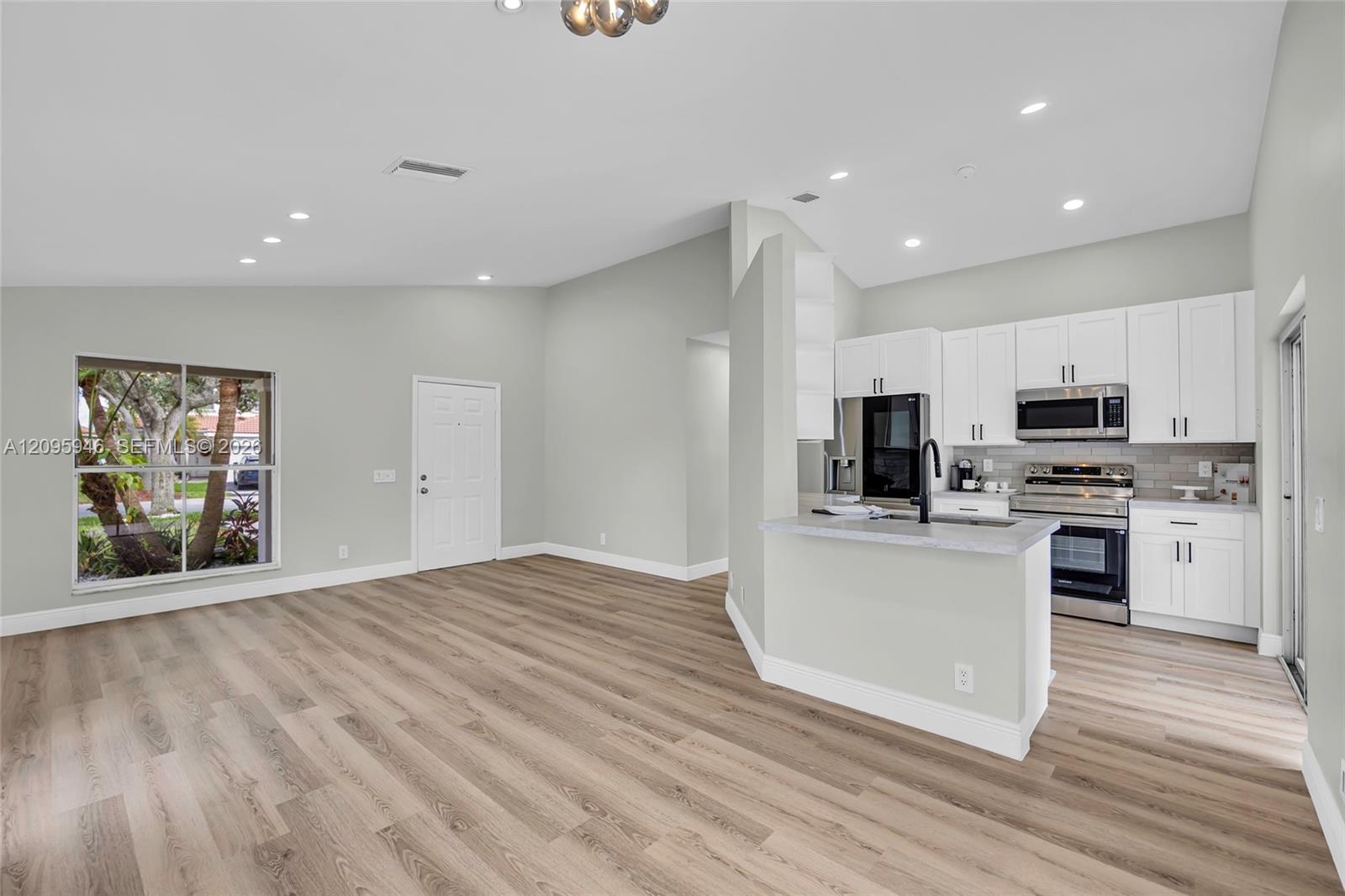 815 Falling Water Rd