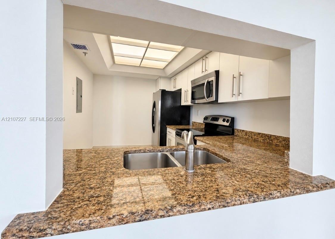 520 Brickell Key Dr # A2012