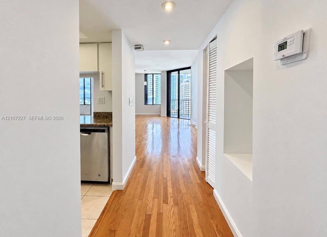 520 Brickell Key Dr # A2012