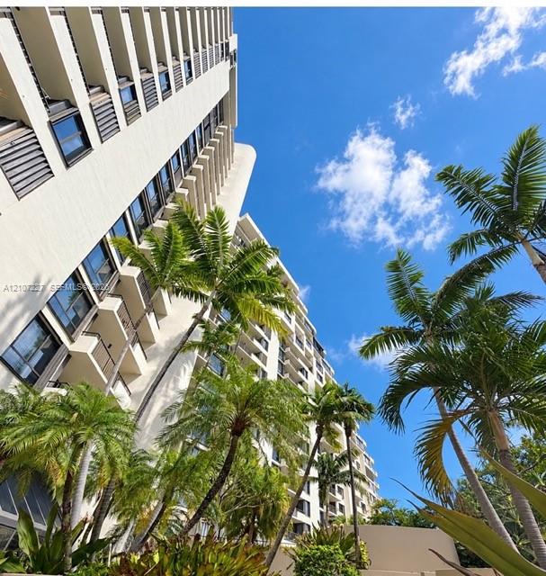 520 Brickell Key Dr # A2012