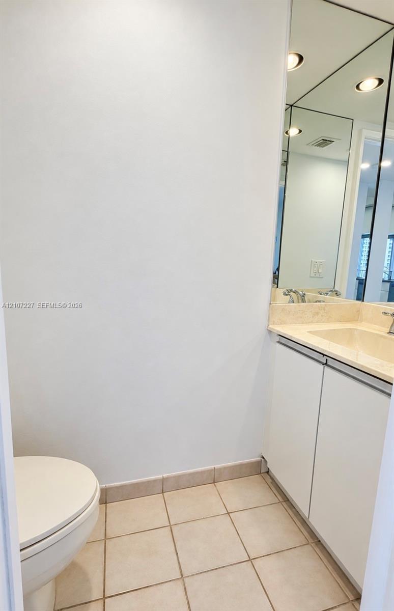 520 Brickell Key Dr # A2012