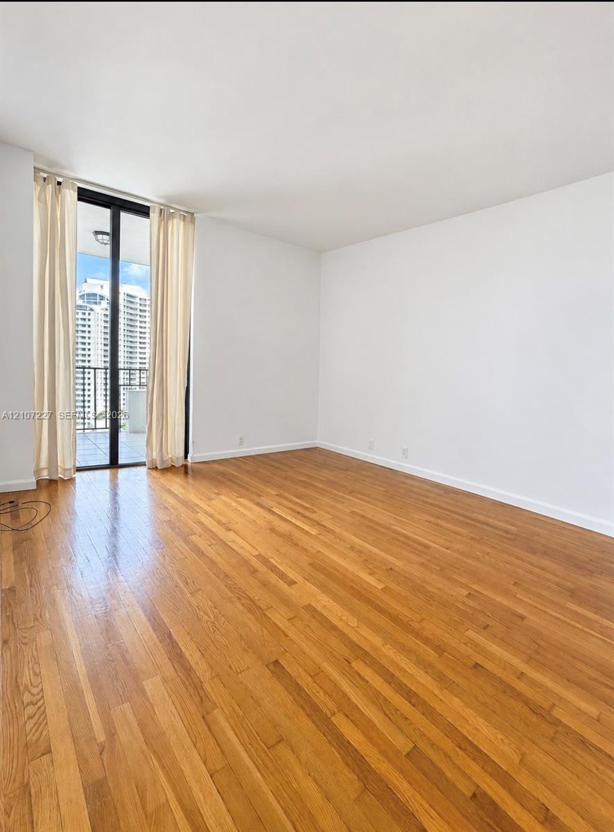 520 Brickell Key Dr # A2012