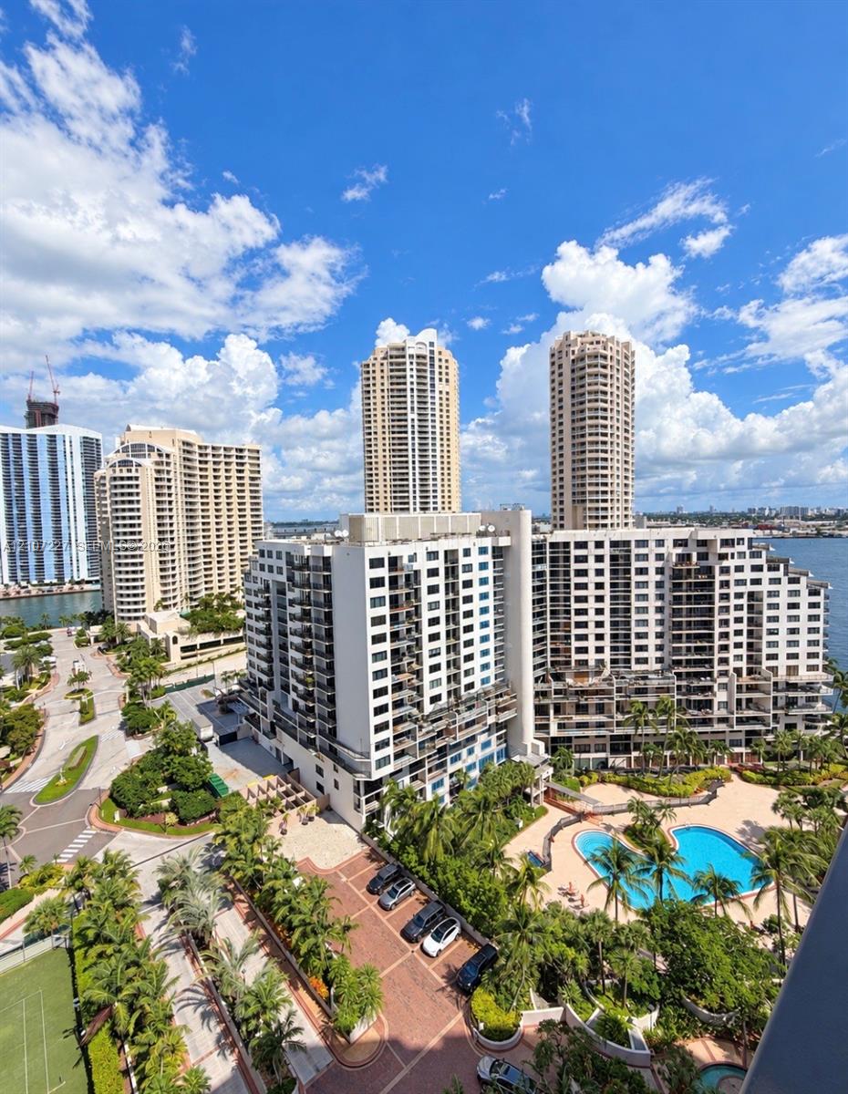 520 Brickell Key Dr # A2012