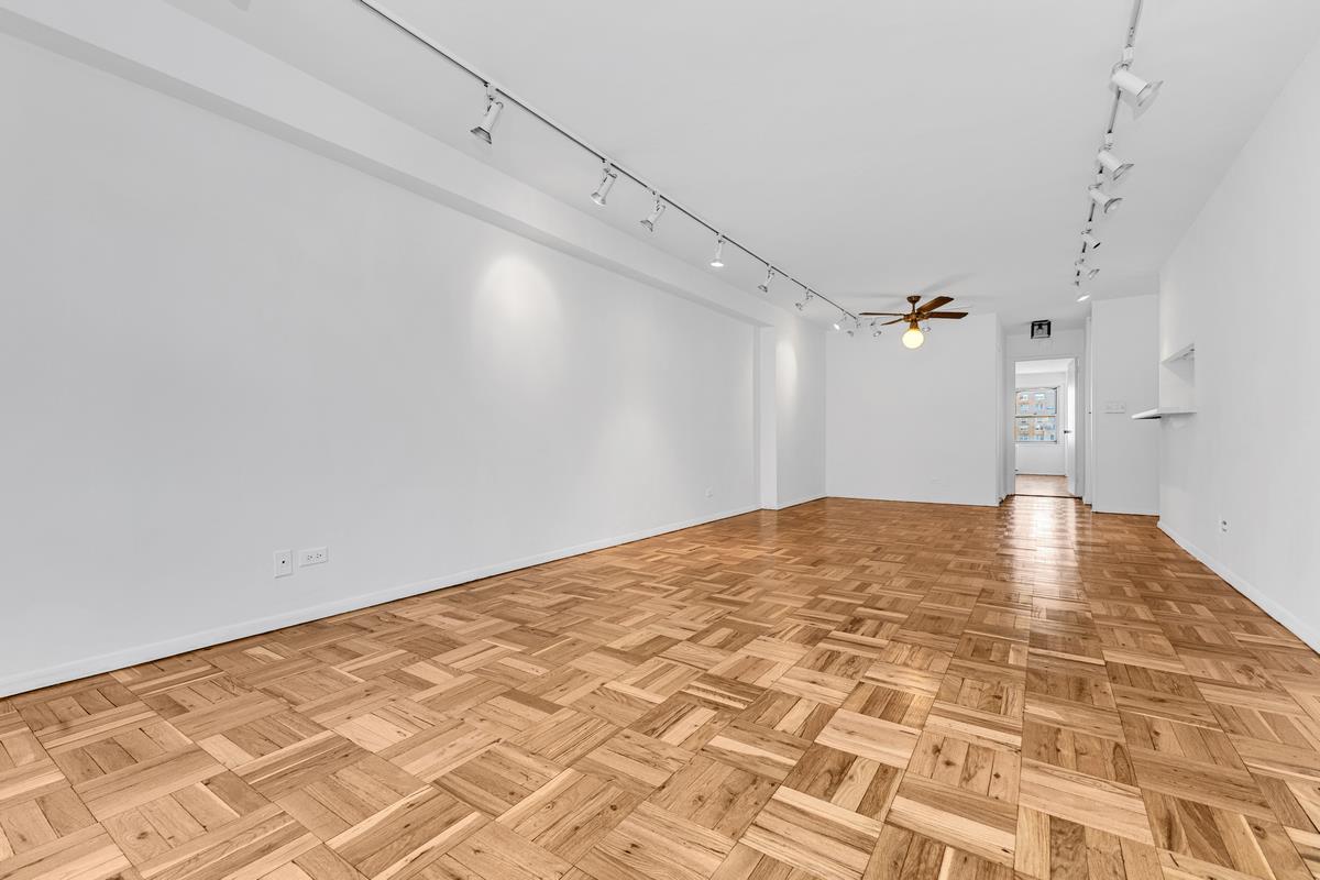 301 E 75th Street 14-A