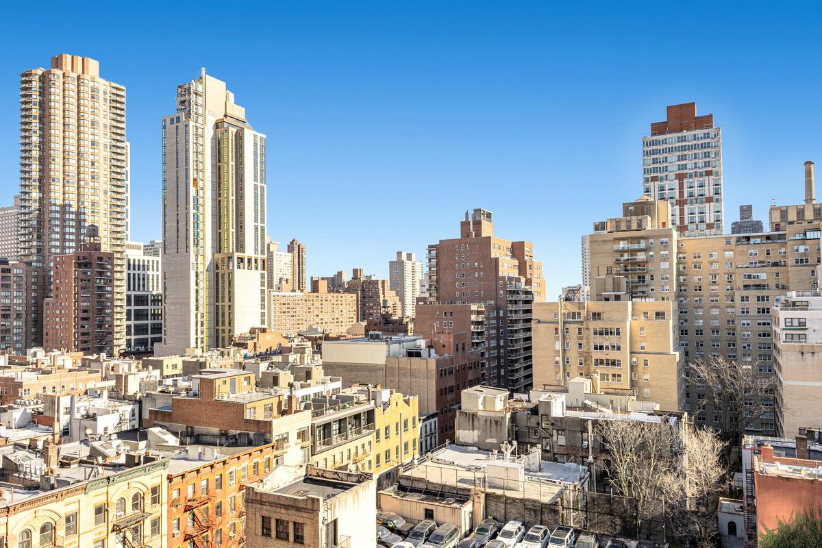 301 E 75th Street 14-A