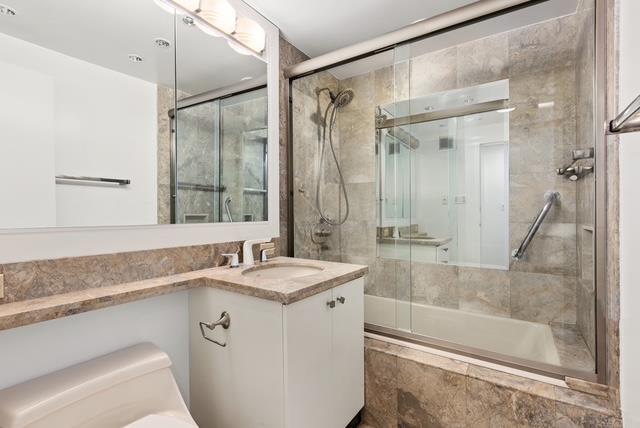 25 Sutton Place S 6-L