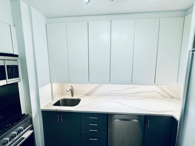 25 Sutton Place S 6-L