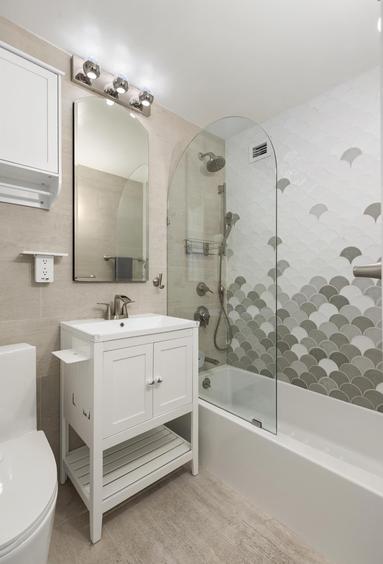 415 E 52nd Street 2DA