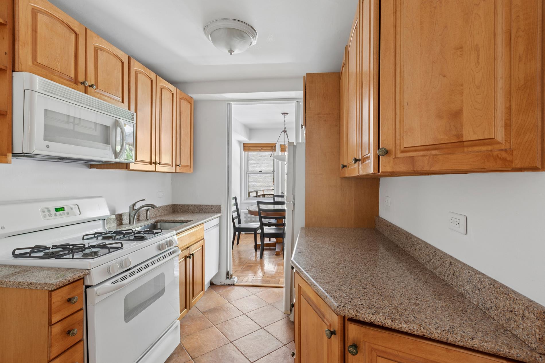 415 E 52nd Street 3EB