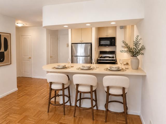 201 E 25th Street 14-G