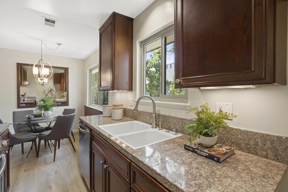 129 E Latimer AVE 4