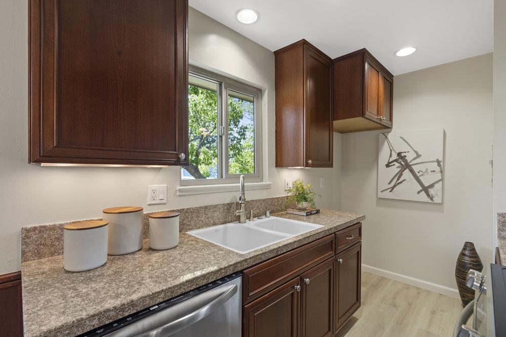 129 E Latimer AVE 4