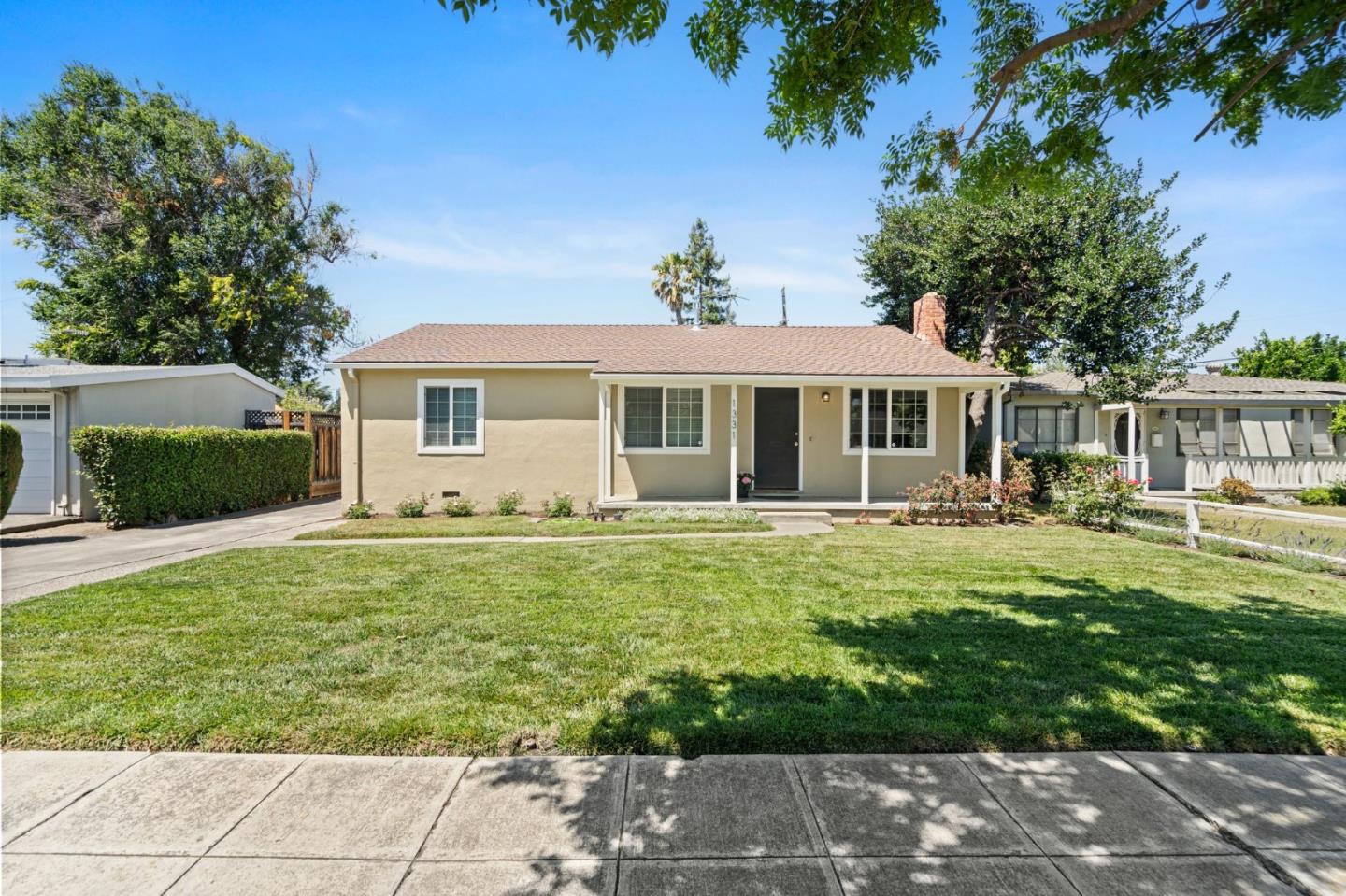 1331 N Redwood AVE