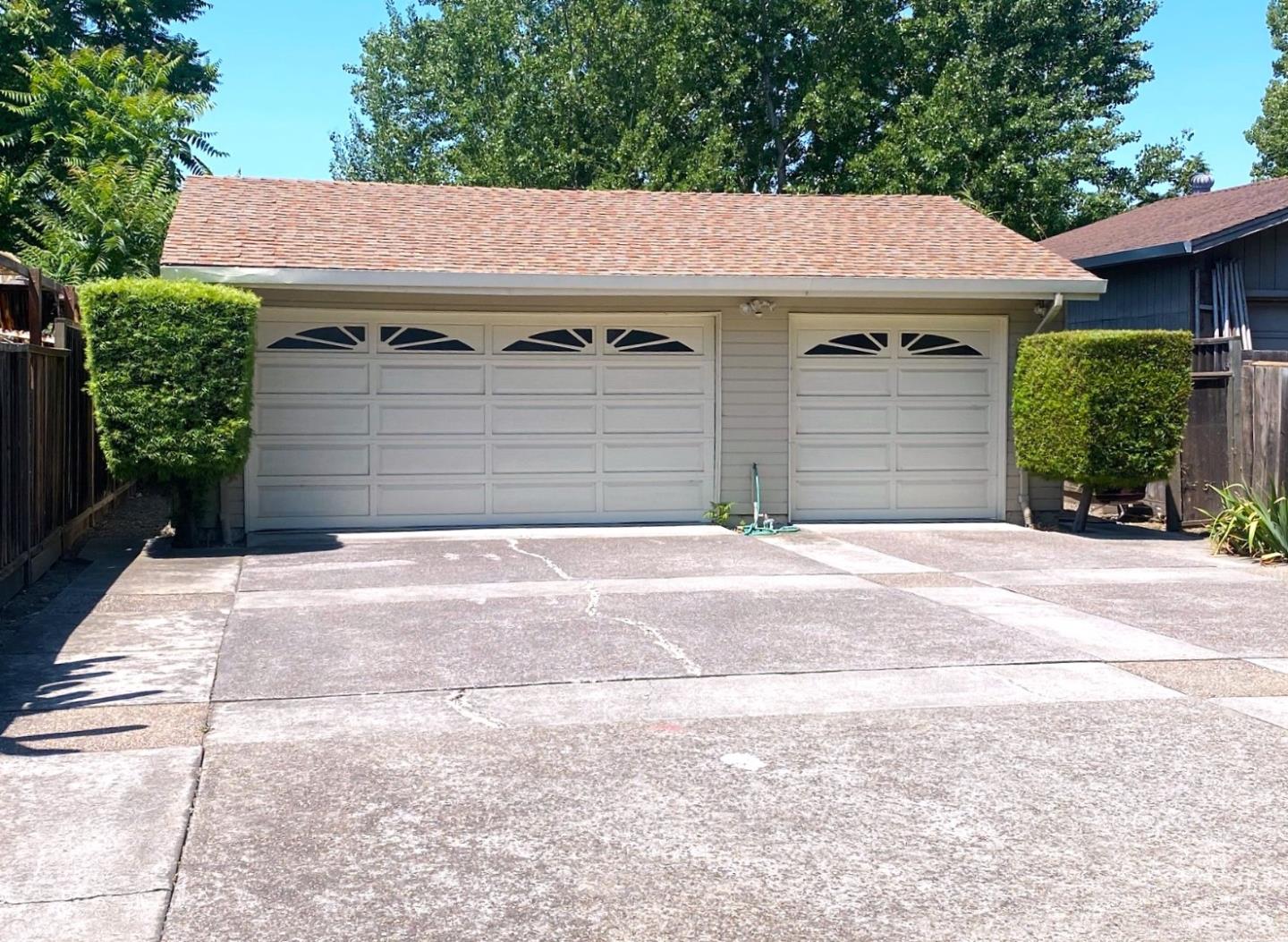 155 Gifford AVE
