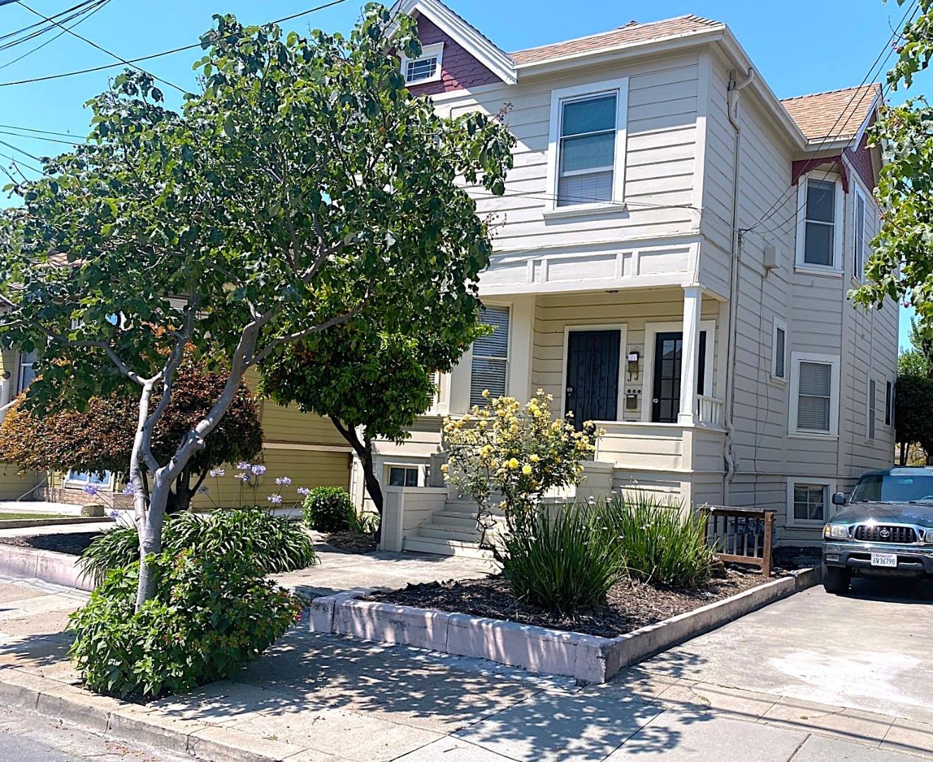 155 Gifford AVE