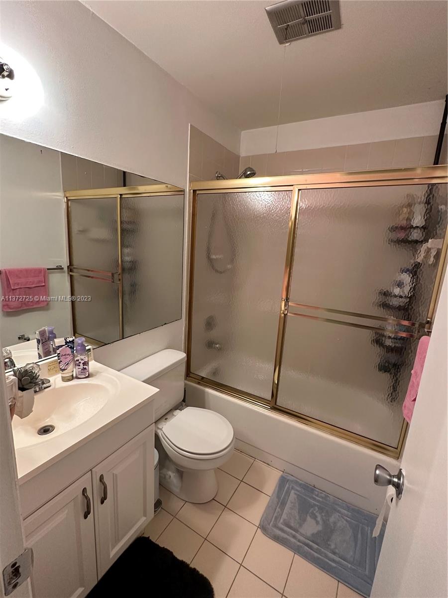 9061 Sunrise Lakes Blvd Unit: 210